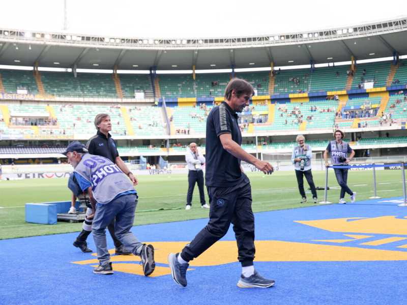 Antonio Conte dopo la sconfitta del Napoli contro l'Hellas Verona (foto Ansa)