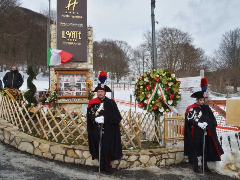 un momento della cerimonia di commemorazione per le vittime di Rigopiano&nbsp;<br />