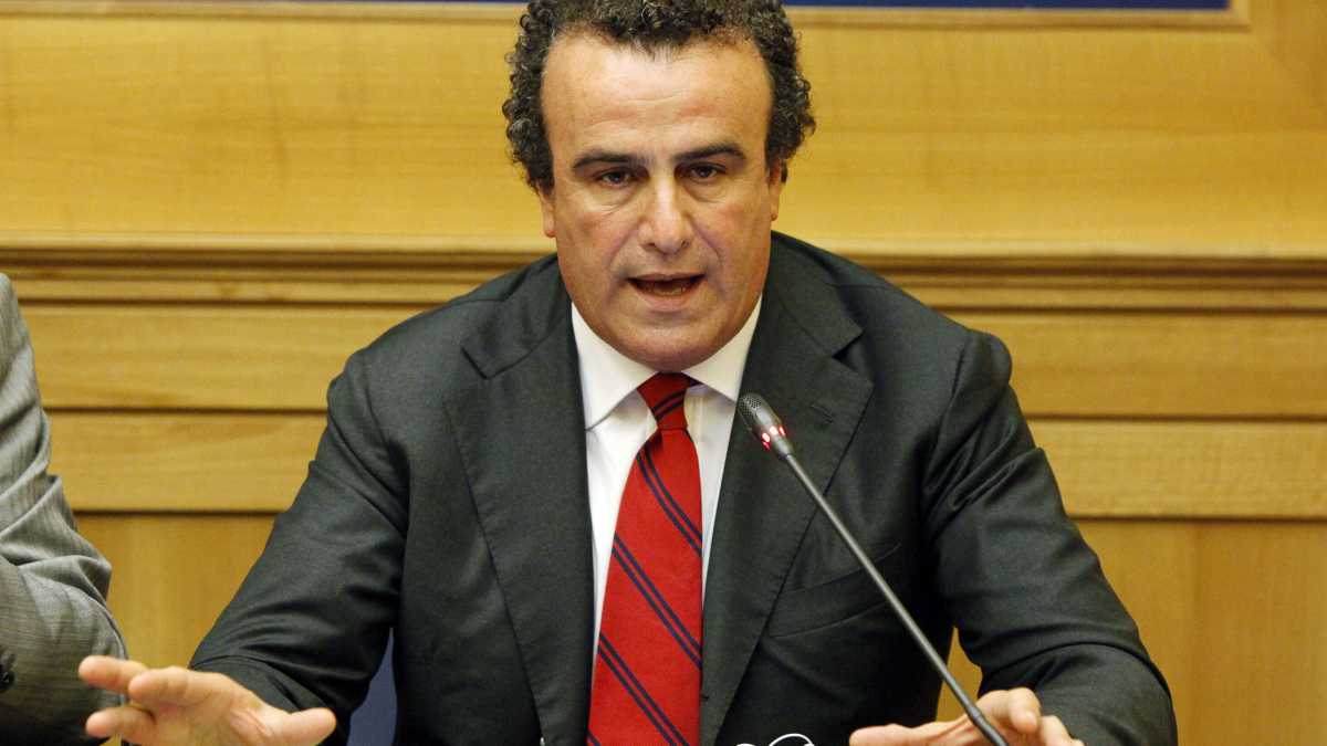 Immagine di "La destra superi l'ideologia sulla cittadinanza agli stranieri". Parla Granata