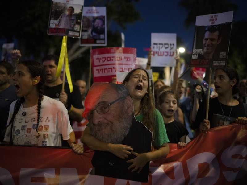 I corpi di sei ostaggi tornano in Israele