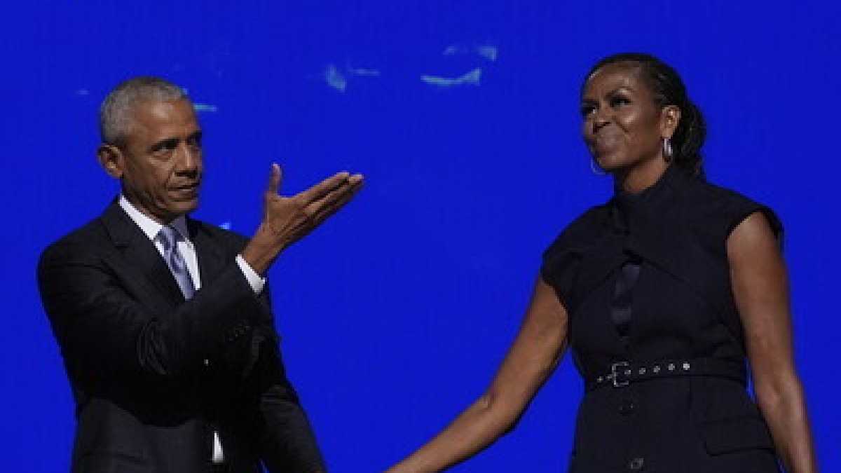 Immagine di A Chicago arrivano gli Obama. Michelle si prende la scena e punta sul fattore mamme per lanciare Kamala