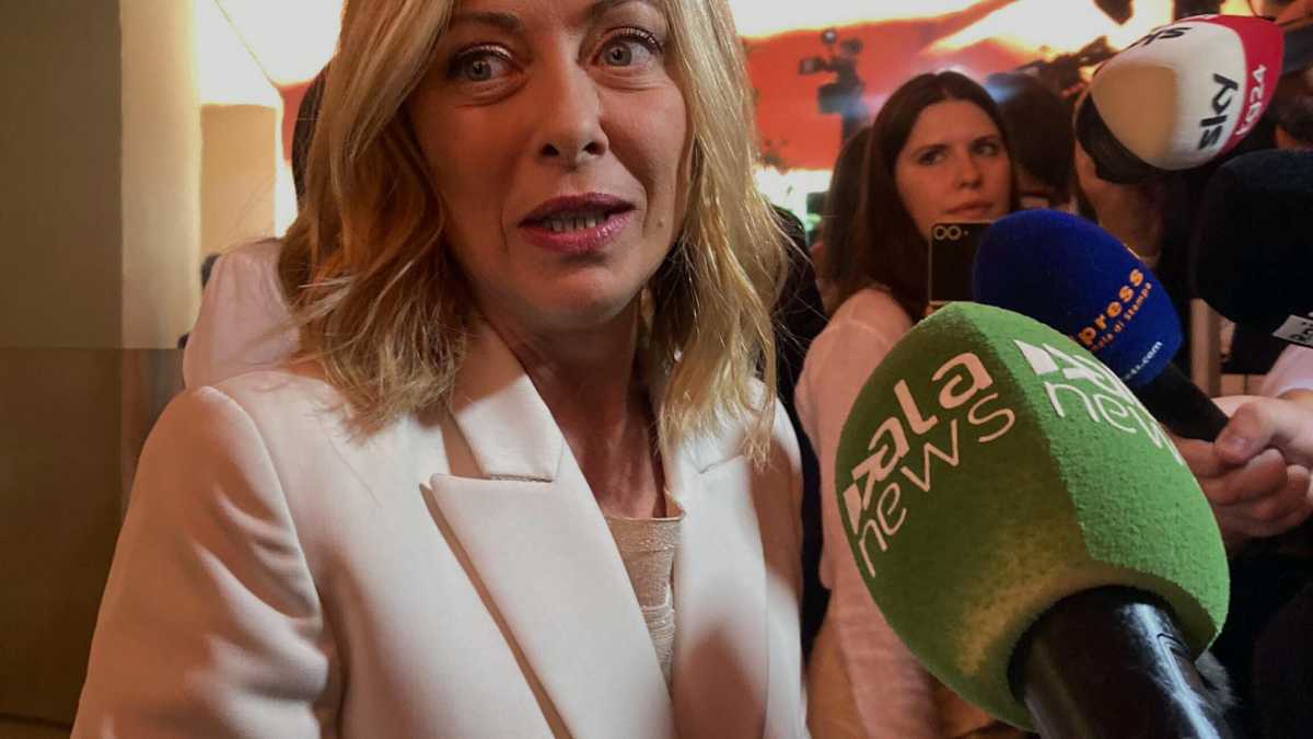 Immagine di Rassegna dei complotti più plausibili di quello delle toghe, per rasserenare Meloni