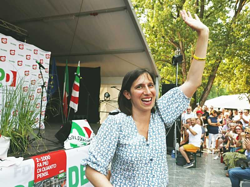 Un * per unire le opposizioni: da Conte a Calenda tutti alla festa dell'Unit* di Schlein