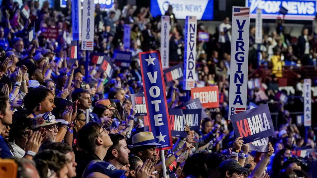 Immagine di I Biden, i Clinton e gli Obama. Come funziona l’investitura di Harris