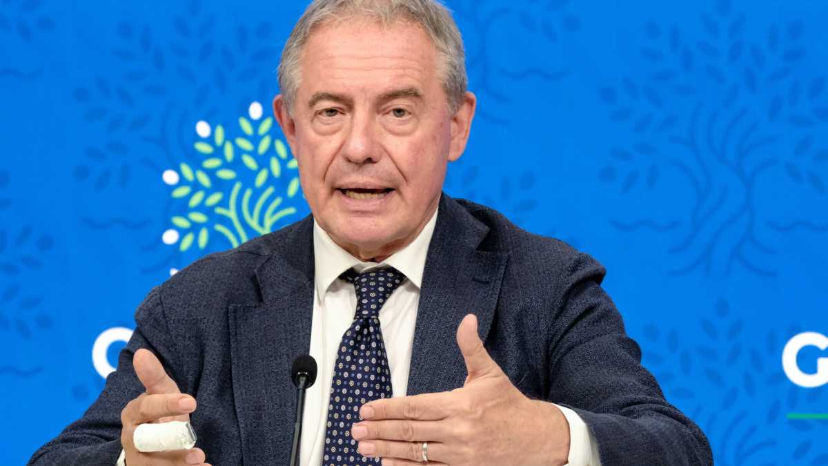 Immagine di Le accuse fuori fuoco tra Urso e Stellantis