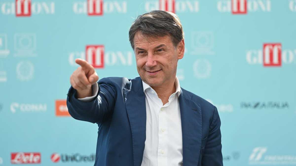 Immagine di Grillo lo chiama Mago di Oz, ma Conte è una costante italiana