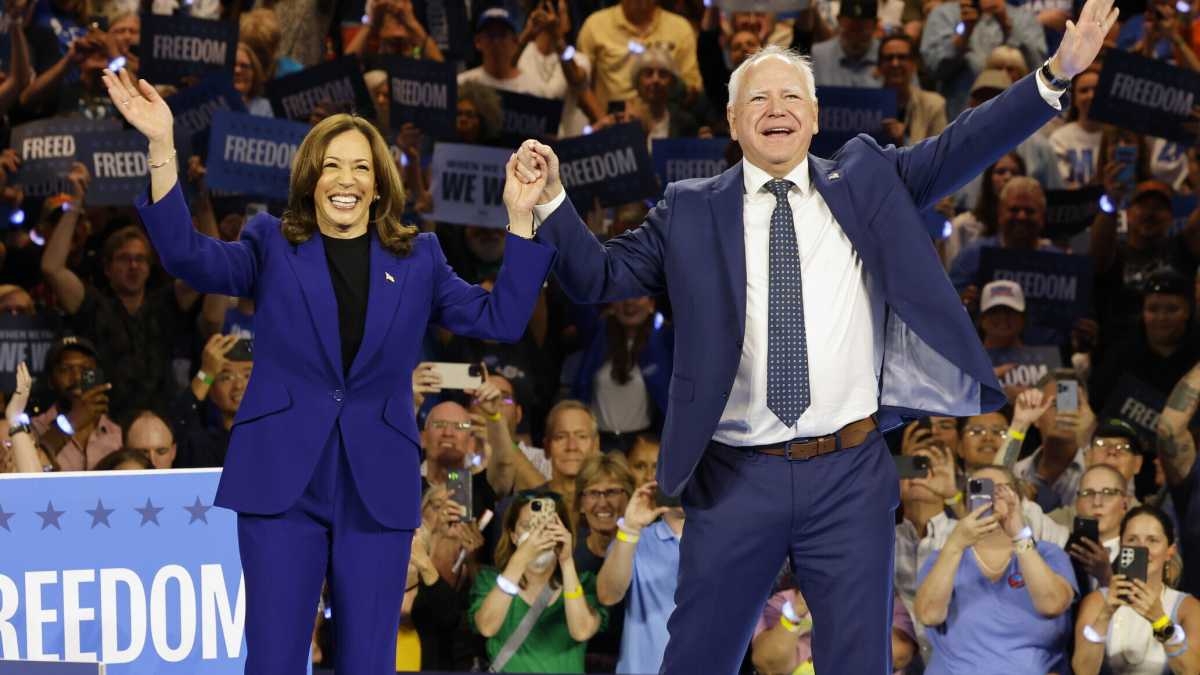 Immagine di Eccolo, Walz. L’icona del “middle man” che serve per far vincere Harris