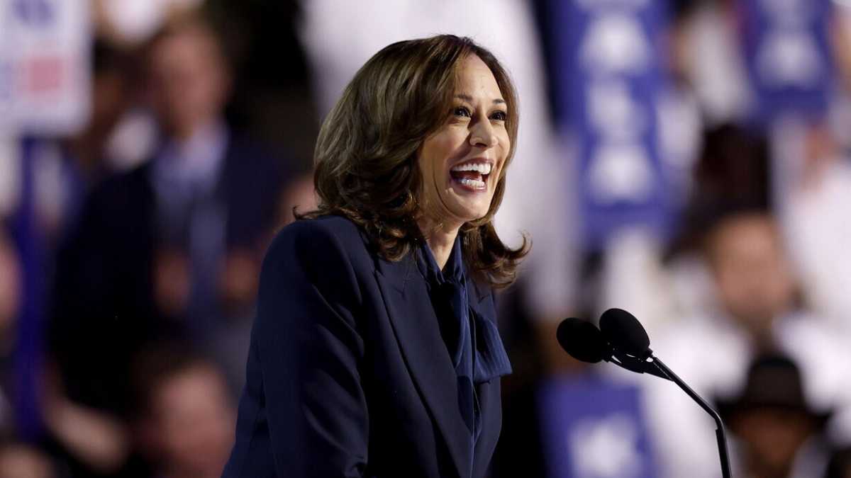 Immagine di Dopo una convention straordinaria, per Kamala Harris è il momento di parlare di politica