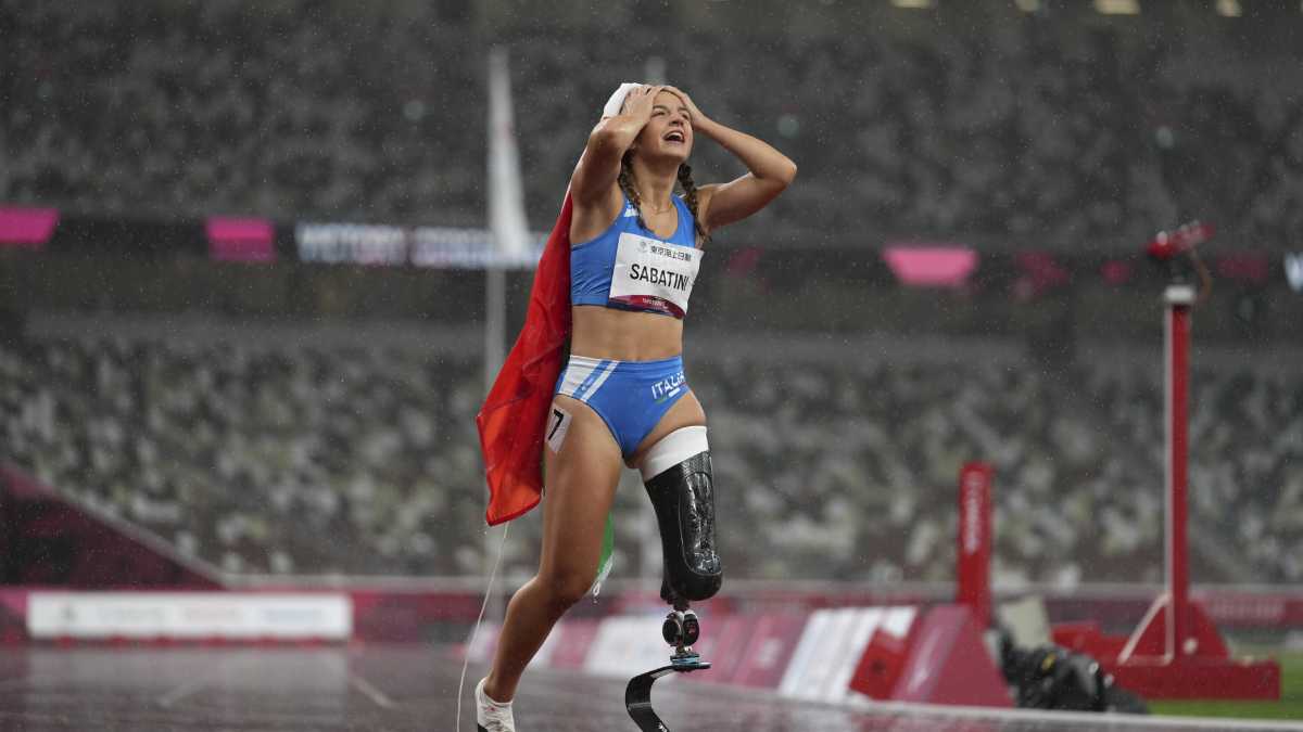 Immagine di Ambra Sabatini la rivoluzionaria, ci riprova