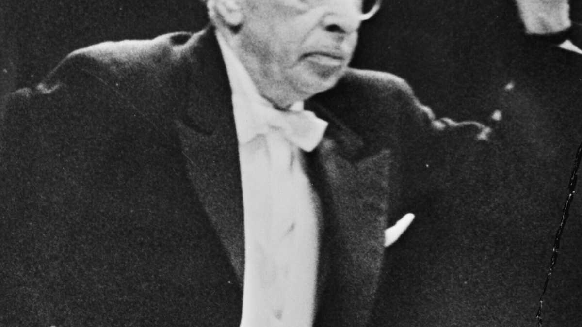 Immagine di Stravinskij che riscopre Gesualdo e si innamora a 80 anni dell’ultimo Beethoven. Un libro