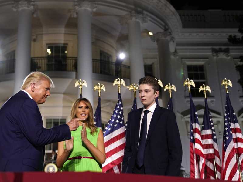 Trump, Melania e il figlio Barron - foto Ansa