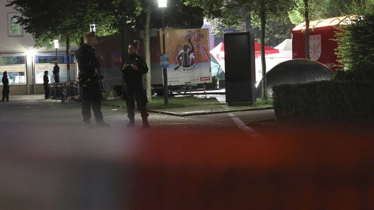 Immagine di L'Isis rivendica gli accoltellamenti di Solingen. Si costituisce il presunto attentatore
