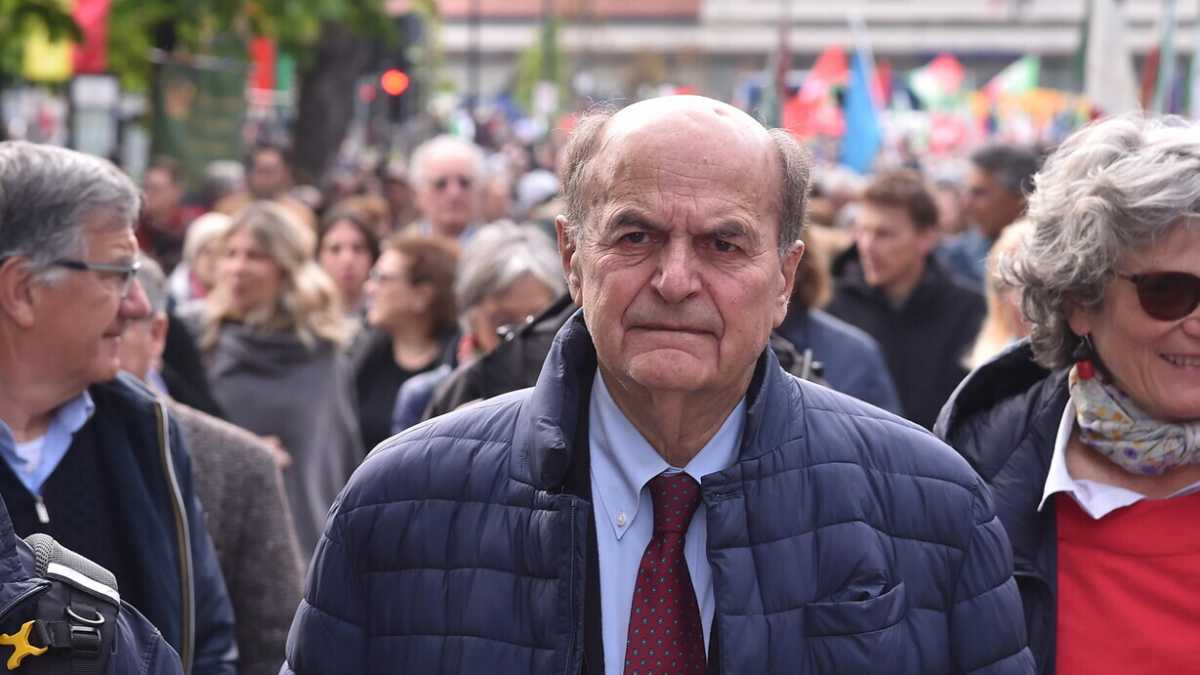 Immagine di Bersani: "A Vannacci ridirei tutto. La durata del governo? Dipende dalla manovra e dall'Autonomia"