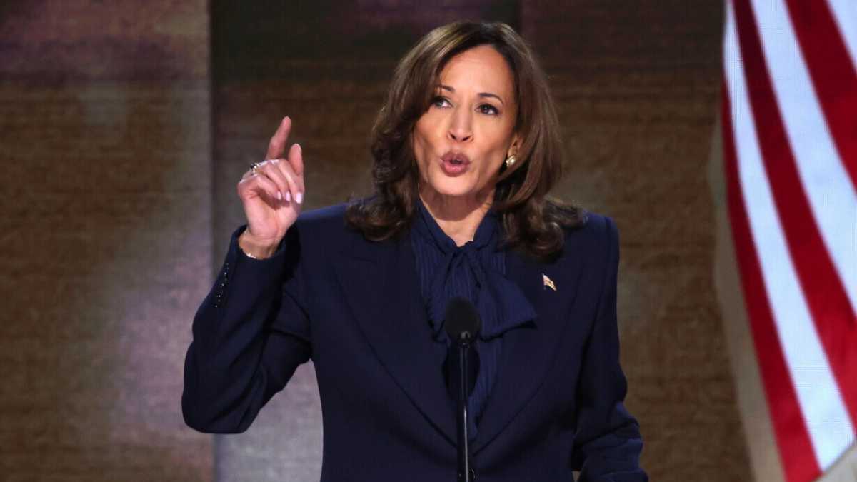 Immagine di Per scongiurare il fallimento di Hillary del 2016, Kamala se ne sta lontana dal soffitto di cristallo