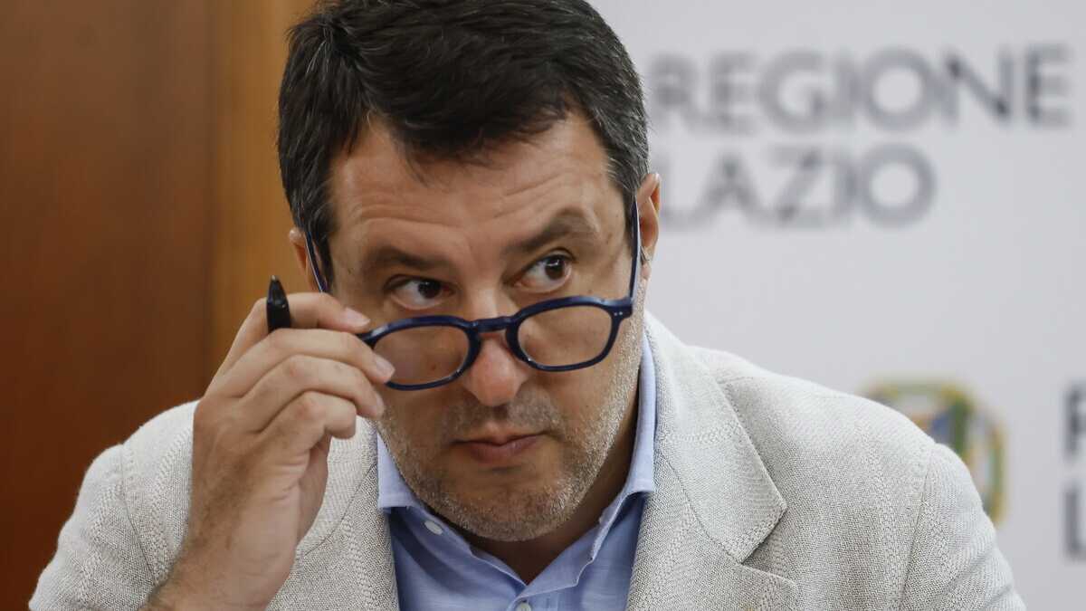 Immagine di Giù le mani da Salvini
