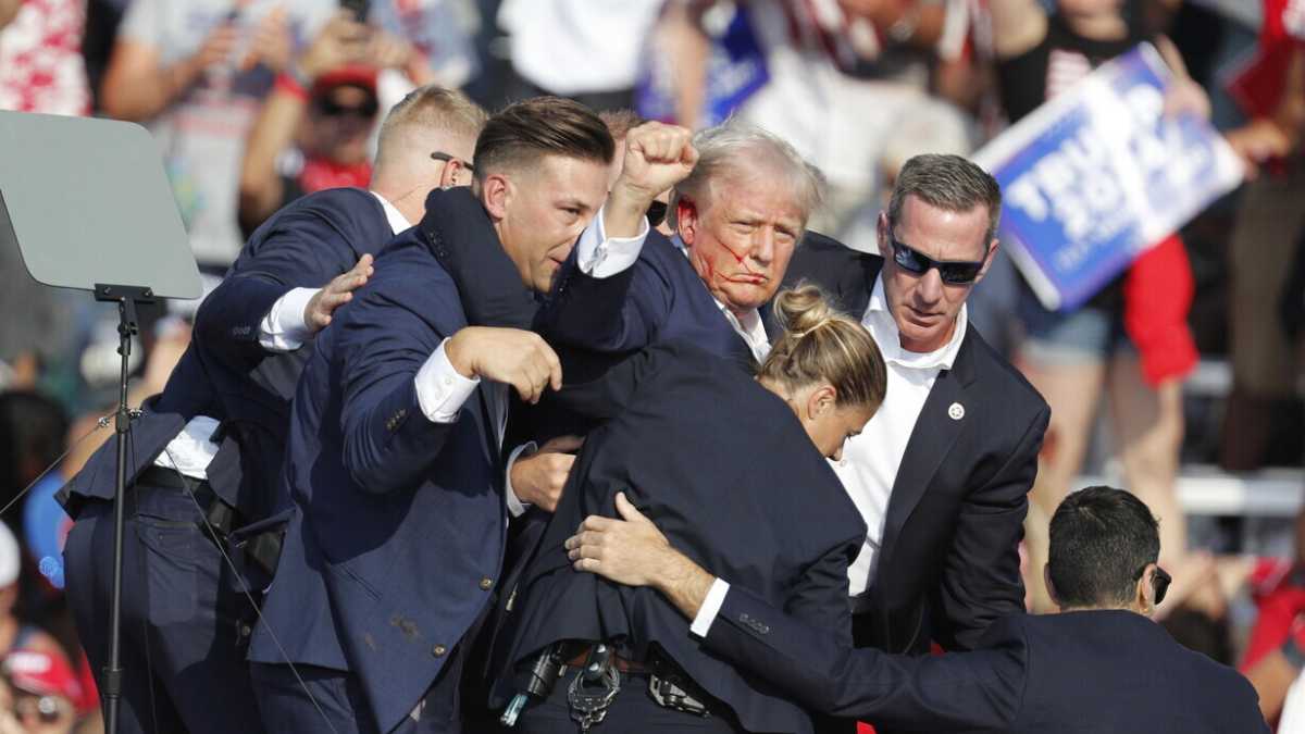 Immagine di Trump, Kamala, Jerry Calà. In estate sembra che non succeda niente, e invece…