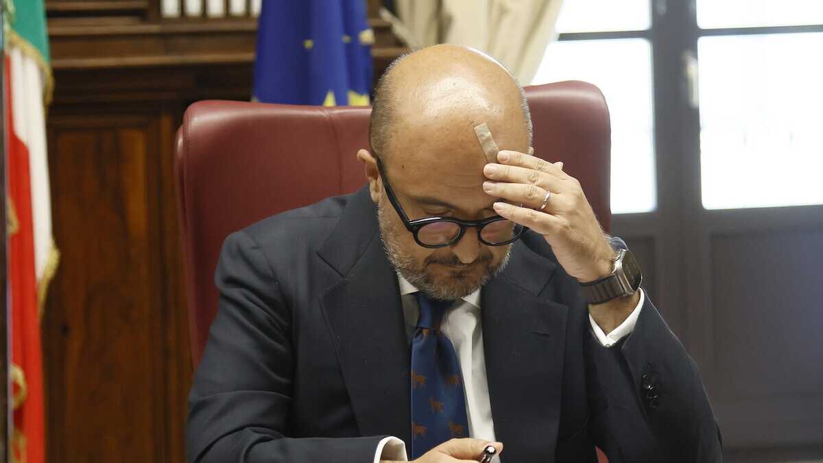 Immagine di Mail, viaggi. Il caso Boccia-Sangiuliano. Ospitata come "collaboratrice" a Polignano a Mare