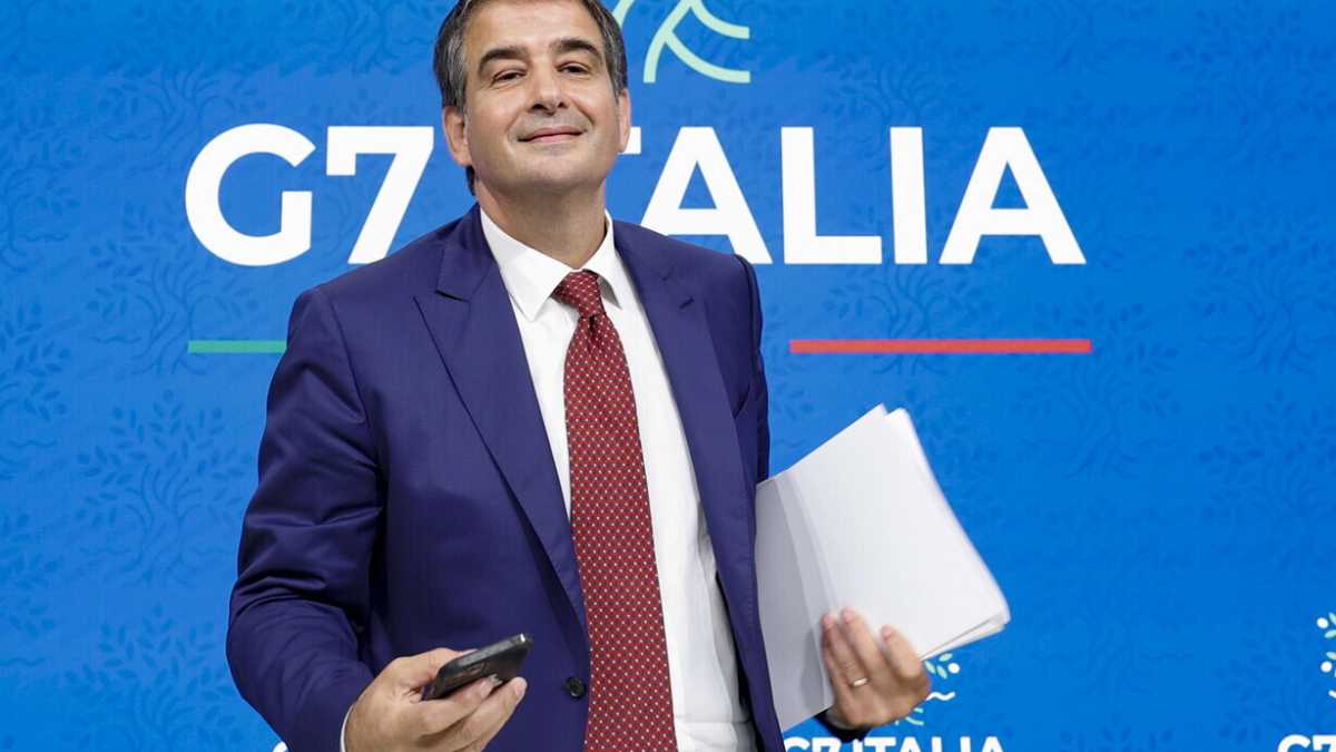 Immagine di Il caso Fitto e la rivincita della politica sulle procure