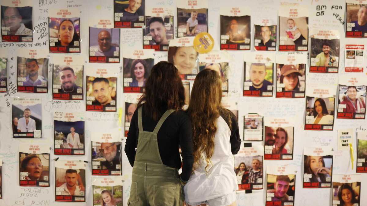 Immagine di Perché l’occidente ha paura di piangere gli ostaggi giustiziati da Hamas