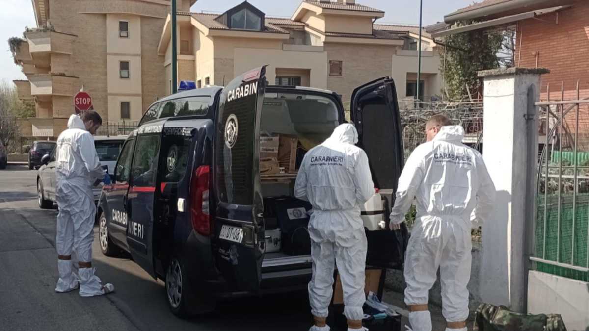 Immagine di Il ballo dei titolisti dei giornali, una cruenta staffetta tra guerre e omicidi