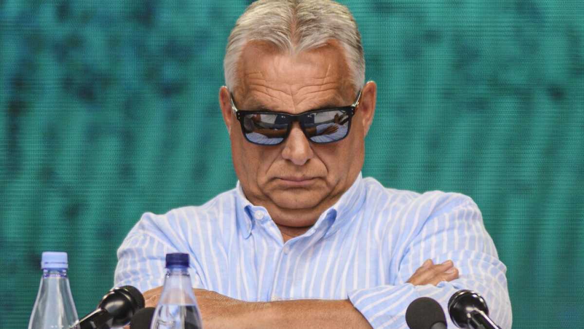 Immagine di Ecr contro Orbán: "Spia di Putin". Ma poi ci ripensa