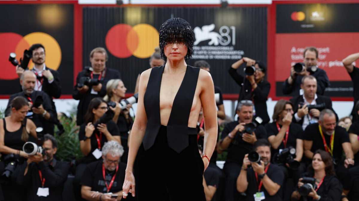 Immagine di Il red carpet e sei soldi: il solito stile, senza grandi sforzi