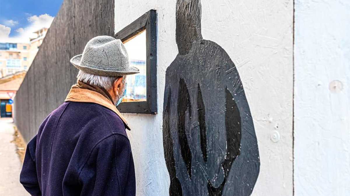 Immagine di Umarell da museo: al Maxxi il cantiere diventa opera d'arte