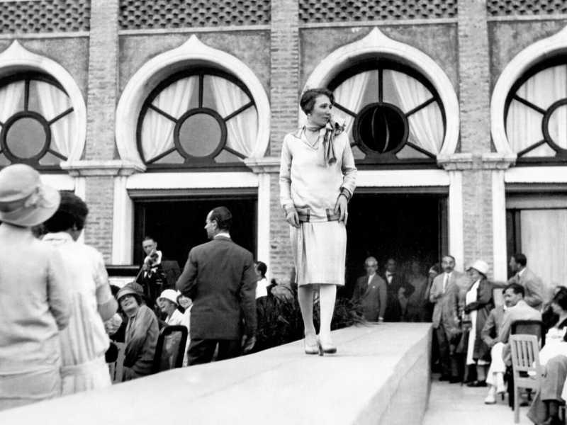 Prima sfilata di moda italiana e francese a Venezia, metà anni Venti