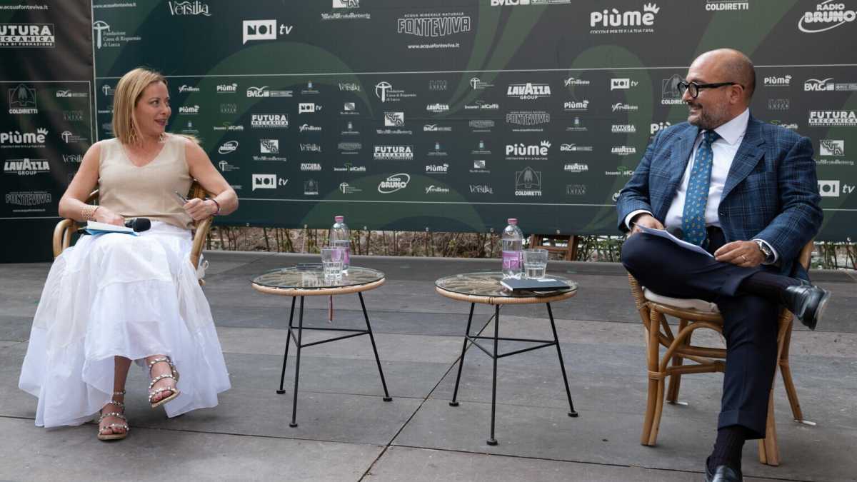 Immagine di Riunioni d’urgenza, linea di difesa e cedimenti: così Meloni decide il destino di Sangiuliano