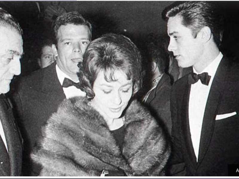 Da sinistra: Luchino Visconti, Renato Salvadori, Annie Girardot e Alain Delon alla presentazione di “Rocco e i suoi fratelli” alla Mostra del Cinema del 1960 (foto ANSA)