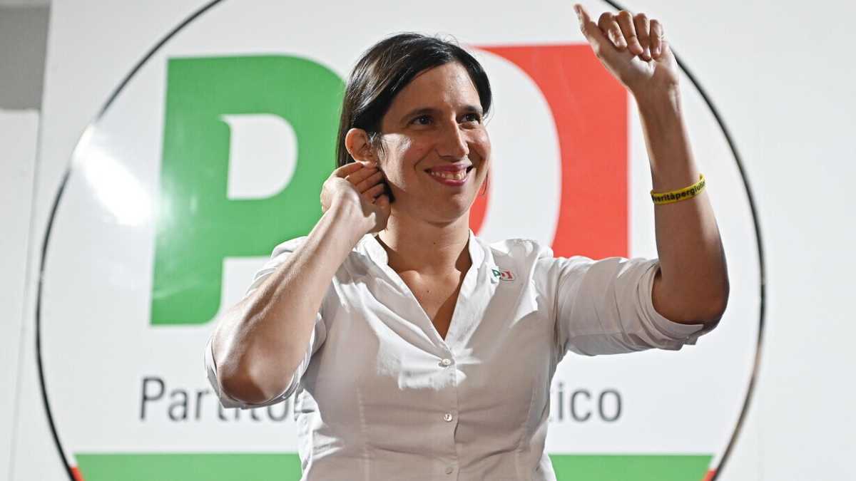 Immagine di Schlein a Torino bacchetta più il governo che Stellantis