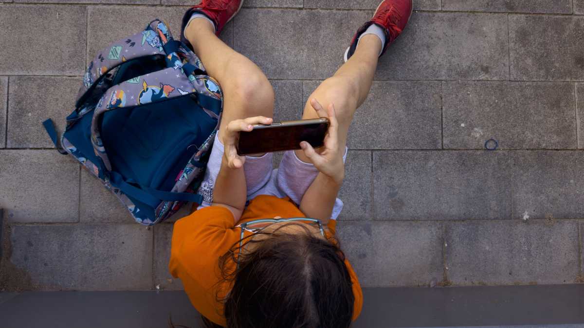 Immagine di Stop agli smartphone? Sì, ma per i tredicenni di tutte le età
