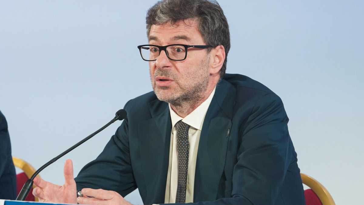 Immagine di Meno tasse a chi fa figli. Le famiglie stanno con Giorgetti