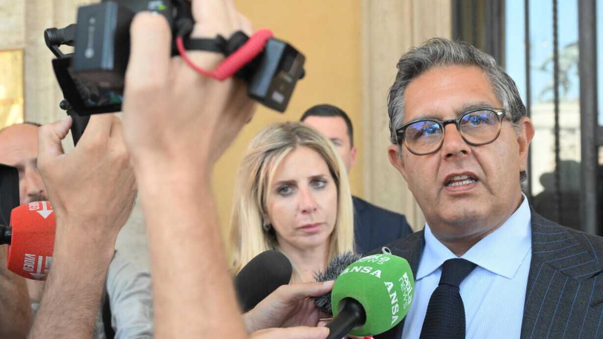 Immagine di Toti chiede di patteggiare per chiudere un processo da incubo