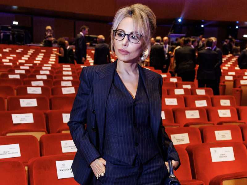 Marina Berlusconi incontra Draghi. I movimenti di Gianni Letta. Meloni sempre più infuriata