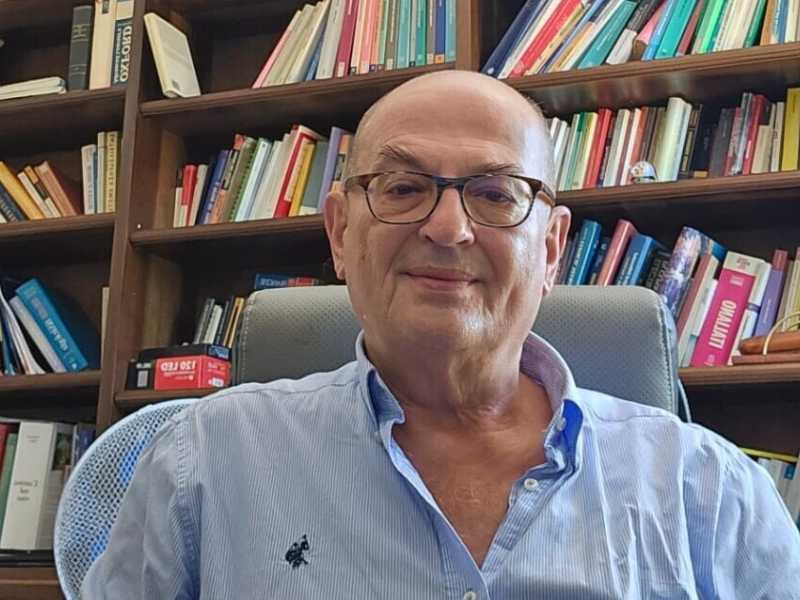 Pierluigi Brustenghi: “La scrittura a mano e i congiuntivi sono le medicine per la mente”