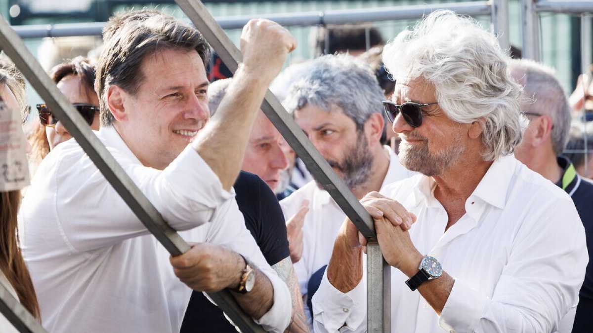 Immagine di Conte minaccia di sospendere i contratti di Grillo con il M5s: la lettera