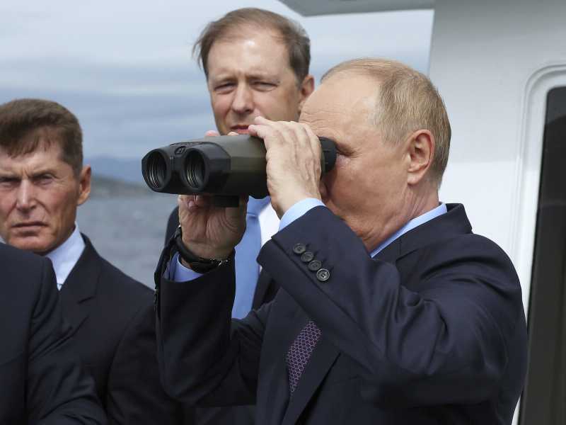 L'import-export putiniano delle idee (e quel viziaccio della mia bolla liberale)