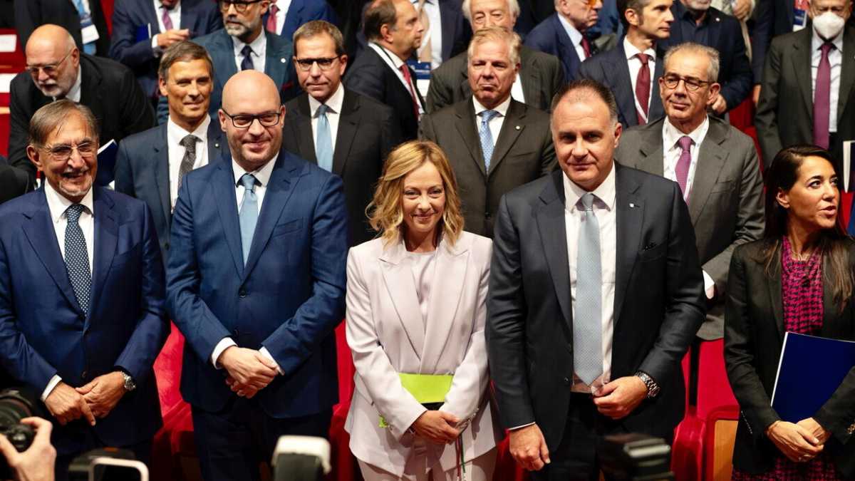 Immagine di Le ipocrisie che Meloni e Confindustria devono superare per un vero patto sulla produttività