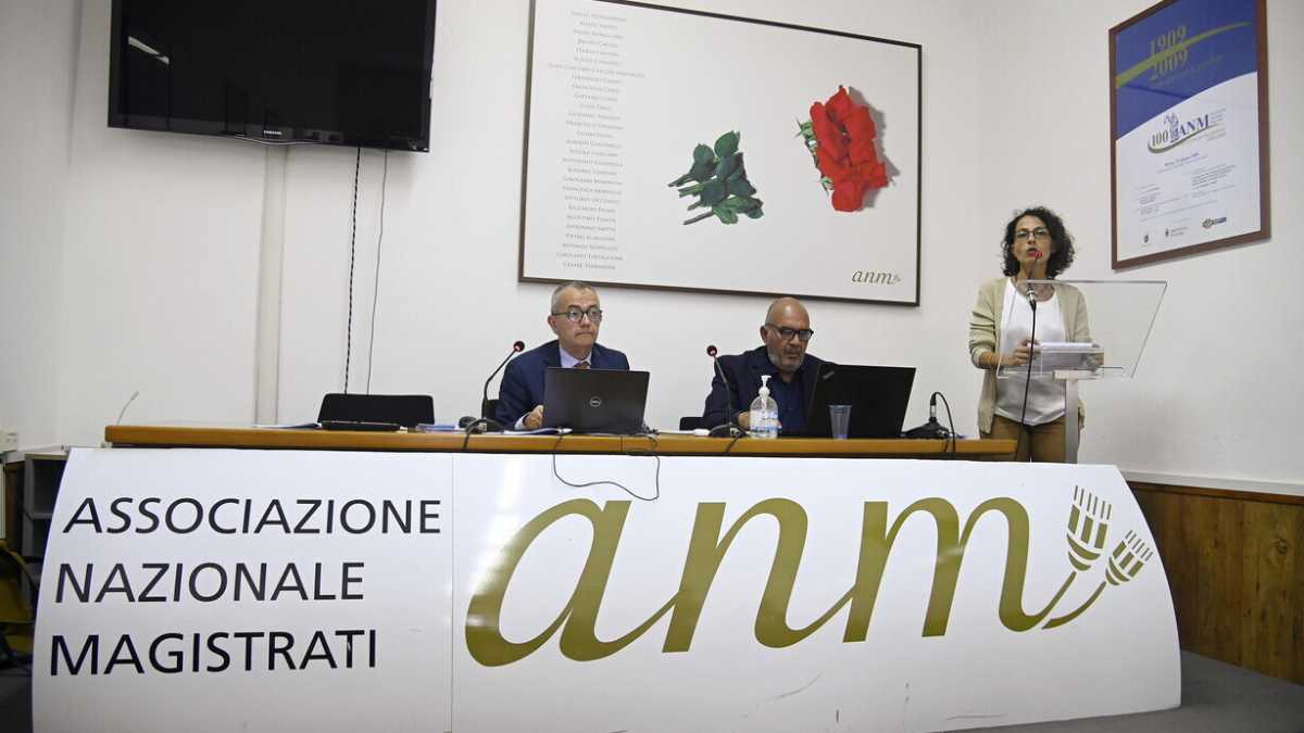 Immagine di L’Anm solidarizza con le toghe solo se criticate dalla destra. Il caso Ilva