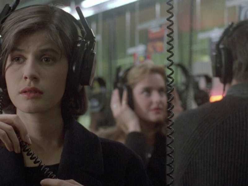Irène Jacob in una scena di Tre colori - Film rosso, film del 1994 diretto da Krzysztof Kieślowski <br />