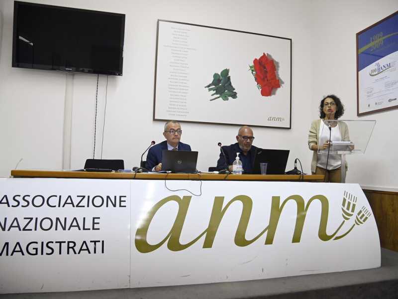 L’Anm solidarizza con le toghe solo se criticate dalla destra. Il caso Ilva