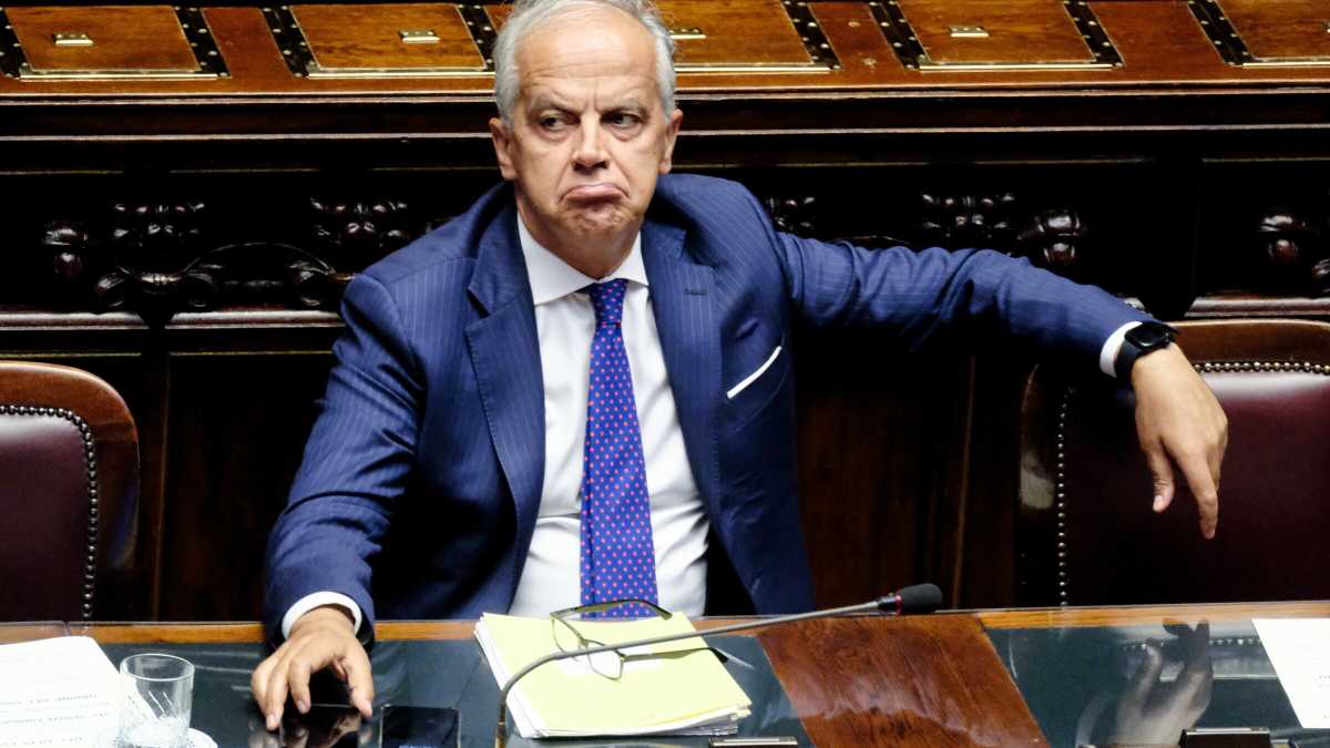 Immagine di Rep. sfregia l'Irpinia, De Mita e Scalfari solo per fare un dispetto a Piantedosi