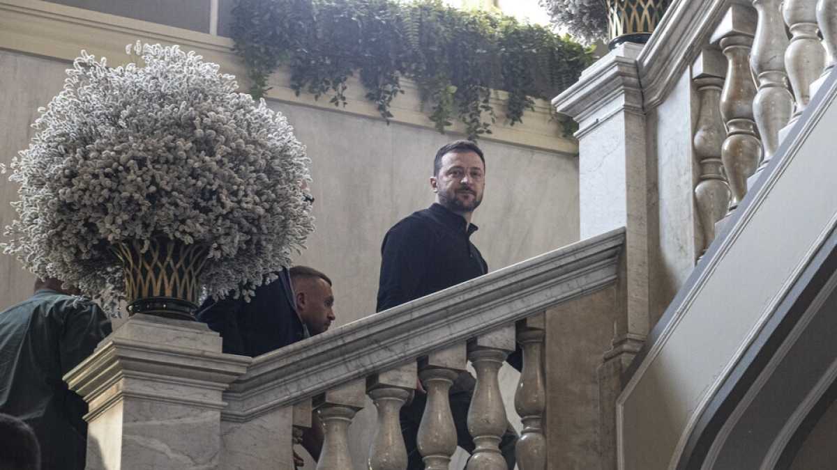 Immagine di La strategia fluida di Zelensky, mentre aspetta la lentezza degli alleati