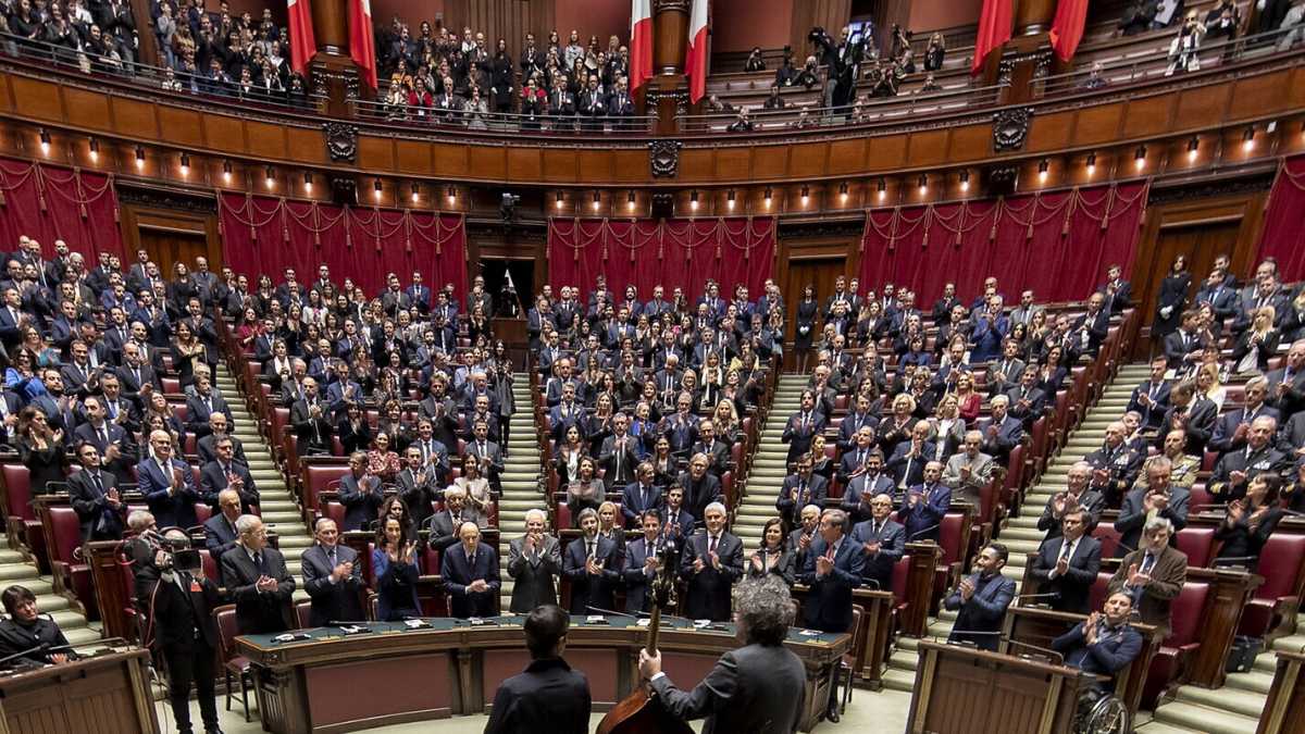 Immagine di Cala la fiducia nelle istituzioni, un altro segno della crisi delle democrazie. Un sondaggio Ocse