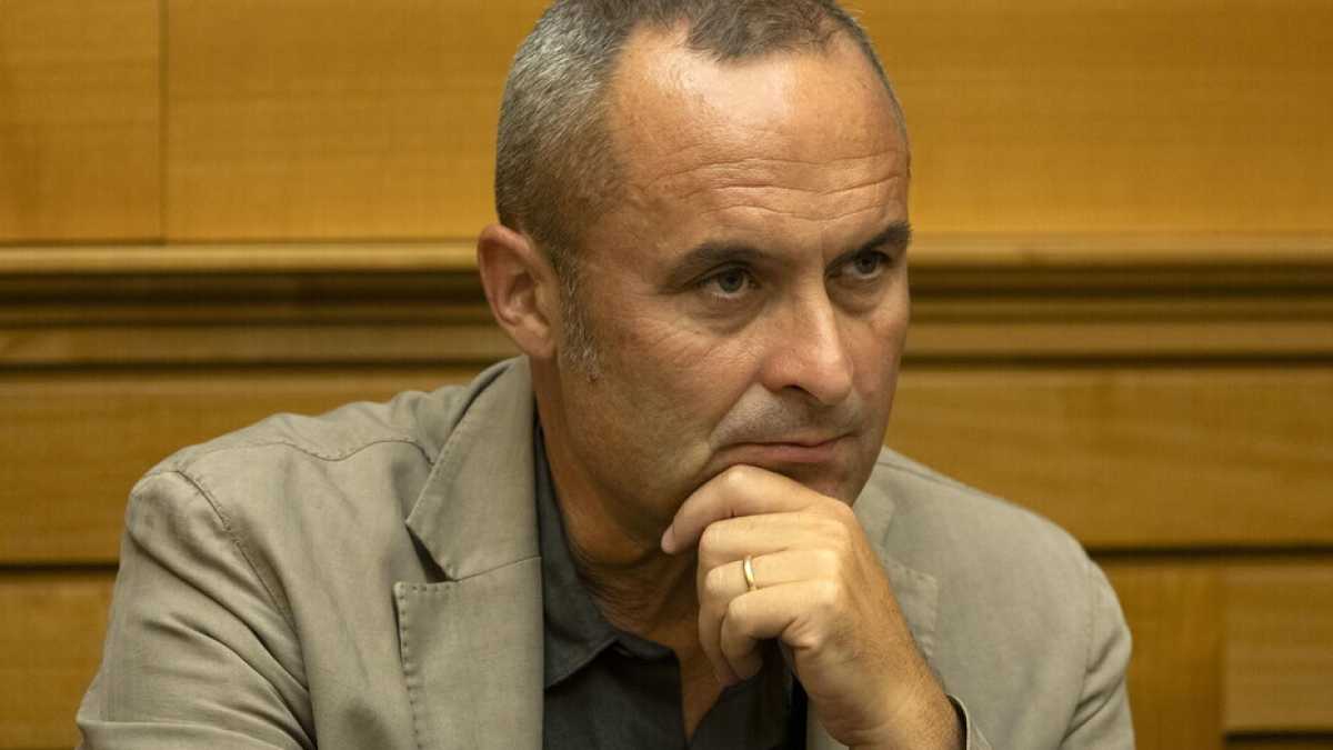 Immagine di Costa lascia, De Raho si incolla. Un caso di doppio standard istituzionale