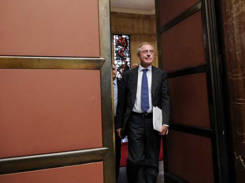 Urso, il ministro a scoppio. Sogna il Veneto, il diesel, oltre il 2035, sfida Stellantis, ma pesta i piedi a Butti
