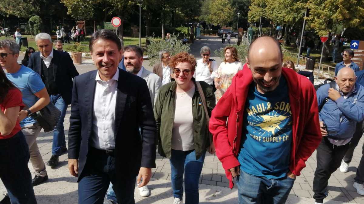 Immagine di Conte ci spiega gentilmente cosa pensa di Israele oggi. Risposta