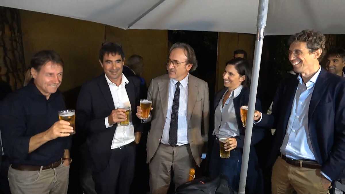 Immagine di Rai giungla: Conte sfascia l'unita con il Pd e vota per il cda, la destra si offre a Renzi