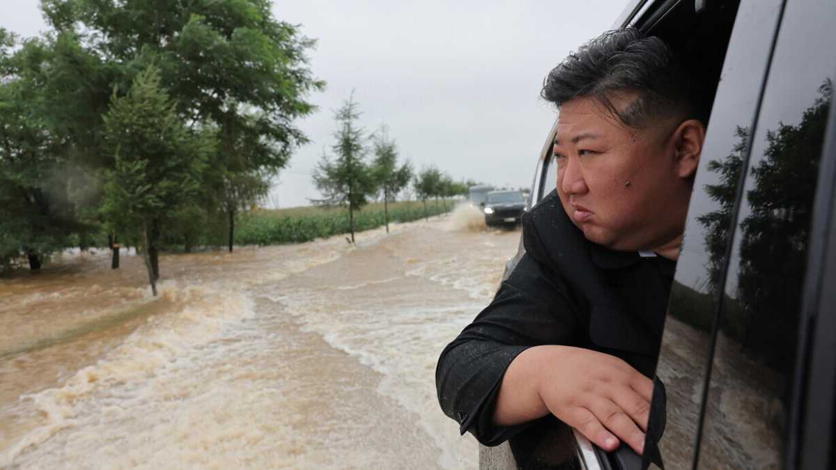 Immagine di Kim Jong-Un, che delusione. Rieccolo con l’atomica, ma i palloncini di monnezza erano un’idea geniale